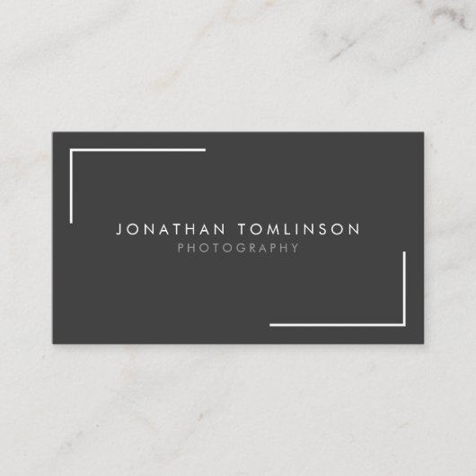 フォトグラモダンファーとミニマルフレームダークグレー 名刺 (正面)