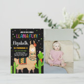 フォトグリーンブラウンラマおもしろいラマ誕生日 招待状 (スタンド正面)
