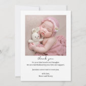 フォトコラージュを使用したミニマルな誕生のお知らせ 招待状 (裏面)