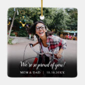 フォトコラージュモダン卒業パーティー招待状 セラミックオーナメント (裏面)