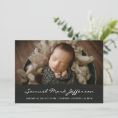 フォトコラージュ黒生まれたばかりの男の赤ちゃんユニセックス誕生 案内状 (スタンド正面)