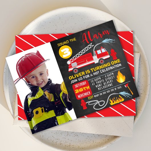 フォトシャルボード火災トラック誕生日招待状 招待状