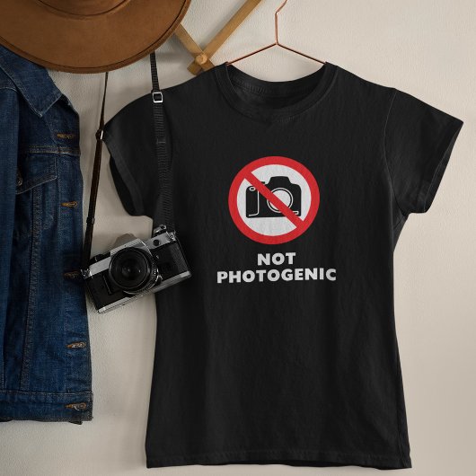 フォトジェニックではない – 写真付きサインTシャツ Tシャツ