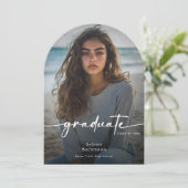 フォトスクリプトモダンの卒業式のアーチ発表 招待状 (スタンド正面)