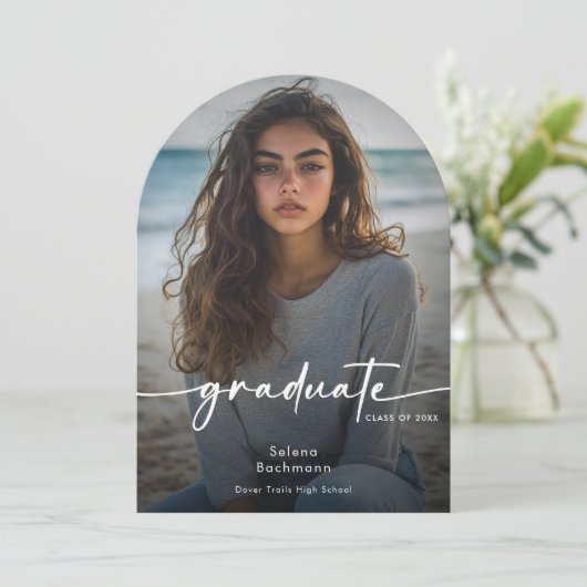 フォトスクリプトモダンの卒業式のアーチ発表 招待状 (スタンド正面)