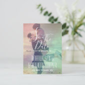 フォトスクリプト日付のカラフルオーバーレイを保存 インビテーションポストカード (スタンド正面)