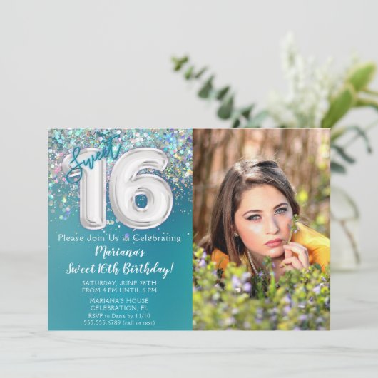フォトティール(緑がかった色)シルバーグリッター16誕生日 招待状 (スタンド正面)