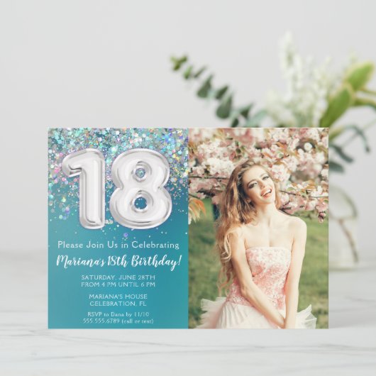 フォトティール(緑がかった色)シルバーグリッター18誕生日 招待状 (スタンド正面)