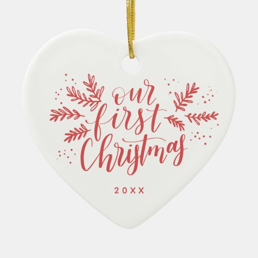 フォトバック結婚したレッド付き最初のクリスマス セラミックオーナメント (正面)