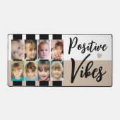 フォトビブ前向きスストライプブラック茶8 デスクマット (正面)