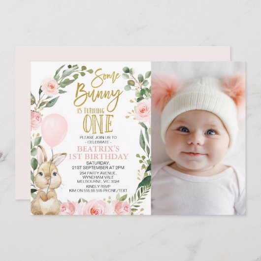フォトピンクのローズバニーが1歳の誕生日を飾る 招待状 (正面/裏面)