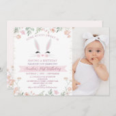 フォトピンクのワイルドフラワーバニーの誕生日 招待状 (正面/裏面)