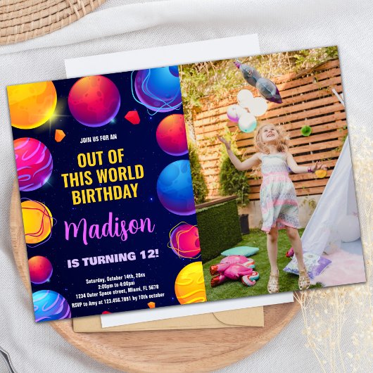 フォトピンクパープルアウタースペース誕生日招待状 招待状