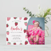フォトピンク&レッドストロベリーベリー第1誕生日 招待状 (スタンド正面)