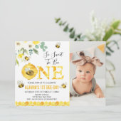 フォトフローラハニービーFirst Bee-day誕生日 招待状 (スタンド正面)