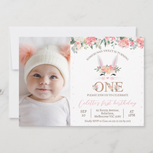 フォトフローラバニー顔いくつかのバニー1歳の誕生日 招待状