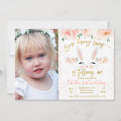フォトフローラバニー顔1st誕生日招待状 招待状 (正面)