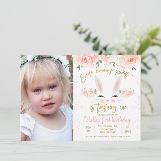フォトフローラバニー顔1st誕生日招待状 招待状 (スタンド正面)
