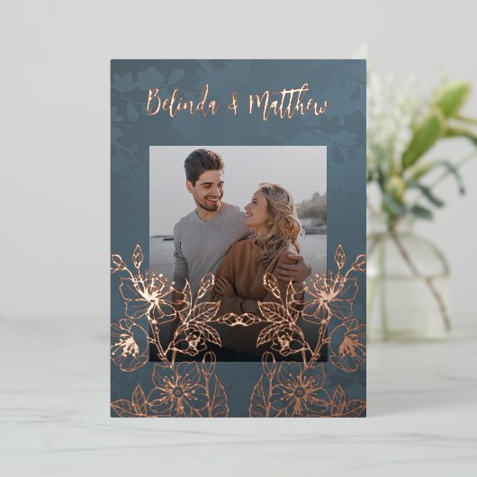 フォトフローララインアートバラ金ゴールド結婚ズ 箔招待状 (立ち正面)