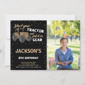 フォトブラックブラウントラクター誕生日招待状 招待状 (正面)