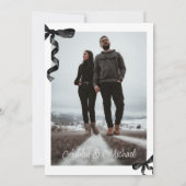 フォトブラックボウ日付を保存 招待状 (裏面)