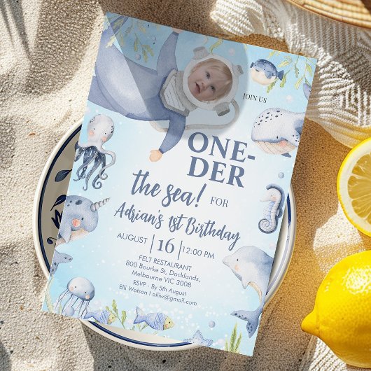フォトブルースキューバダイバーオンダーザ海の最初の誕生日 招待状