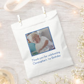 フォトブルーホワイト誕生日優先バッグ フェイバーバッグ (クリップ留めされた状態)