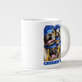 フォトブースで卒業した犬と猫 ジャンボコーヒーマグカップ (正面右)