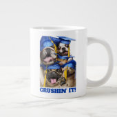 フォトブースで卒業した犬と猫 ジャンボコーヒーマグカップ (右)
