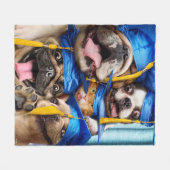 フォトブースで卒業した犬と猫 フリースブランケット (正面(横))