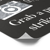 フォトブースのサイン、プロップをつかんでポーズを取る ポスター (角)