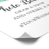 フォトブースのシンプルな結婚式の看板。モダンなハッシュタグ ポスター (角)