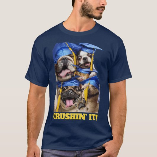 フォトブースの犬と猫の卒業生 Tシャツ (正面)