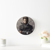 フォトボーイフレンドの夫モノグラムおもしろい ラウンド壁時計 (ホーム)