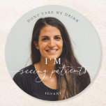 フォトミニマル主義が飲み物を取らない ラウンドペーパーコースター<br><div class="desc">「純粋」な結婚式招待状・コレクションと連携するように設計。詳細を変更すクリックるには「詳細」。文字を移動したり、サイズ、フォント、色を変更するには、「デザインツールを使クリック用して編集」。このページのコレクションリンクを表示して、この美しいデザインで一致するすべてのアイテムを表示する。</div>