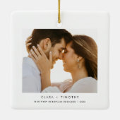フォトモダンカップル婚約ホリデイ セラミックオーナメント (裏面)