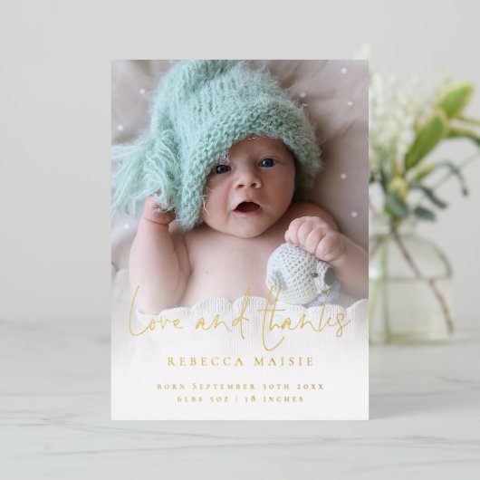 フォトラブ感謝してい生誕生発表ラグジュアリー 箔招待状 (立ち正面)