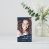 フォトロゴQRコードモダンダークブループロフェッショナル 名刺 (スタンド正面)