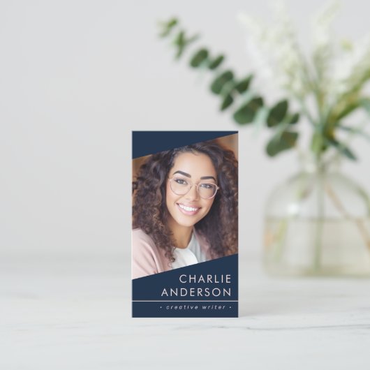 フォトロゴQRコードモダンダークブループロフェッショナル 名刺 (スタンド正面)