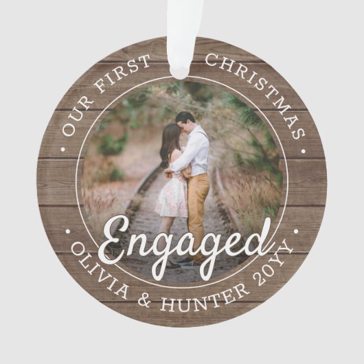 フォト初めてのクリスマス婚約した素朴フェイクWood オーナメント (正面)