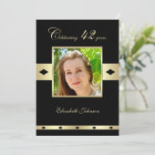 フォト大人誕生日ブラックと金ゴールド 招待状 (スタンド正面)