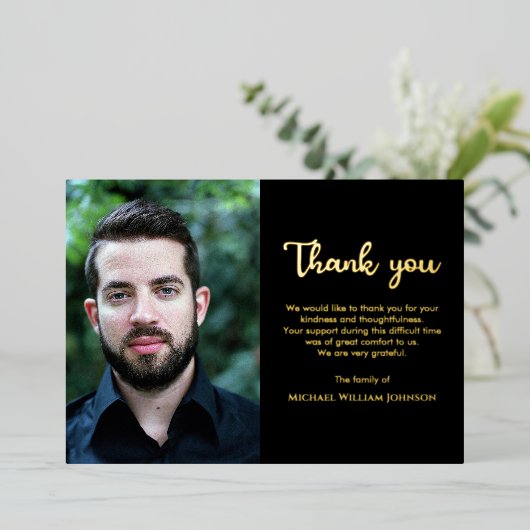 フォト悔やみや弔慰死別葬式ブラック金ゴールド 箔招待状 (立ち正面)