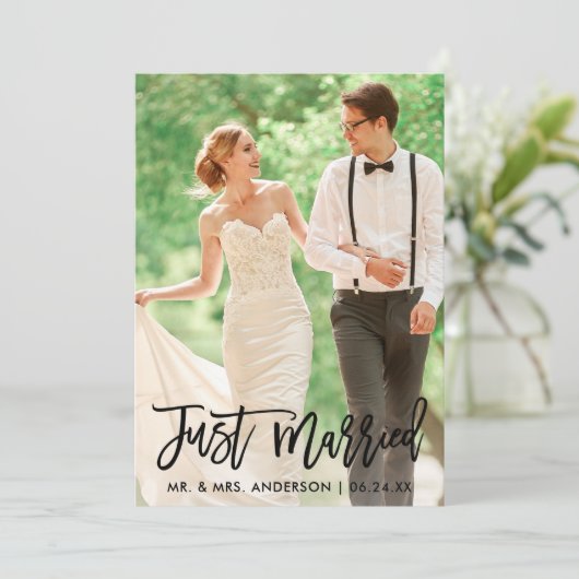 フォト結婚たった今結婚しましたブラシスクリプト 案内状 (スタンド正面)