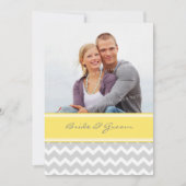 フォト結婚式招待状グレーイエローシェブロン 招待状 (正面)