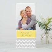 フォト結婚式招待状グレーイエローシェブロン 招待状 (スタンド正面)