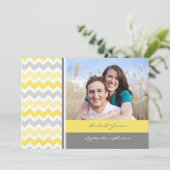 フォト結婚式招待状グレーイエローシェブロン 招待状 (スタンド正面)