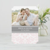 フォト結婚式招待状グレーピンクダマスク 招待状 (スタンド正面)