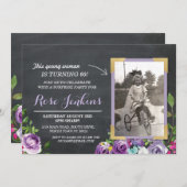 フォト誕生日フローラ素朴チョークパープル招待状 招待状 (正面/裏面)