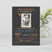 フォト誕生日ヴィンテージスタイルサプライズ招待状 招待状 (スタンド正面)