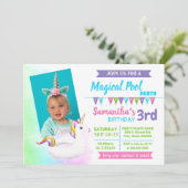 フォト·ユニコーン·プールの夏の誕生日パーティー 招待状 (スタンド正面)